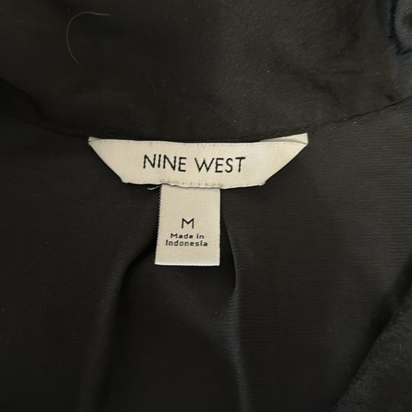 Nine West Women’s Size M Sleeveless Sheer Button Down Shirt - Picture 3 of 6